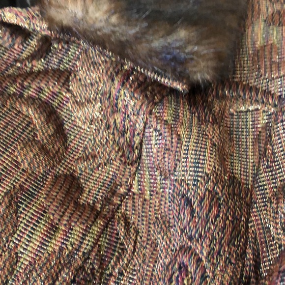 Nancy Bolen Metallic Brocade  crop Jacket with Faux fur Trim, size Small, Fitted - Picture 7 of 7